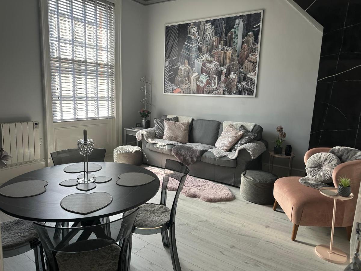 Courtyard Holiday Apartments Belper Luaran gambar